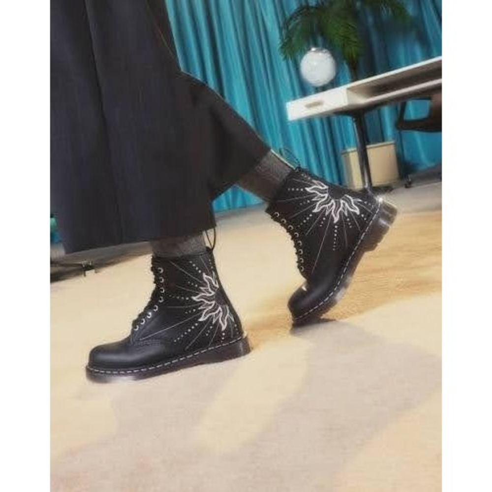 Unisex M7/W8 Dr. Martens Platform Boots Jadon Hi Solar Flare Celestial Sun Black